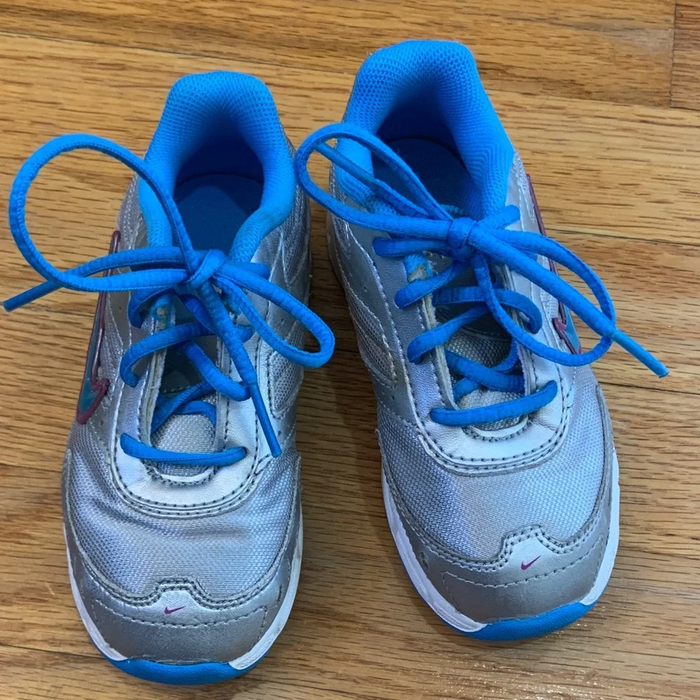 Lot Bundle Toddler Girl Sneakers Puma Nike size 9T